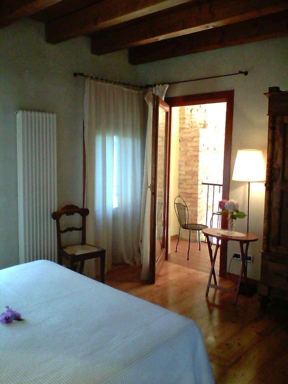 Hostal Il Rifugio Del Poeta San Biagio di Callalta Habitación foto