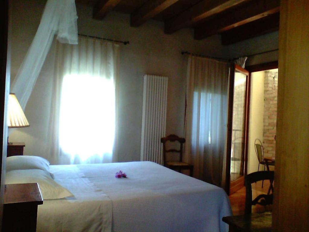 Hostal Il Rifugio Del Poeta San Biagio di Callalta Habitación foto