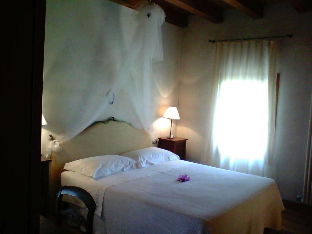 Hostal Il Rifugio Del Poeta San Biagio di Callalta Habitación foto