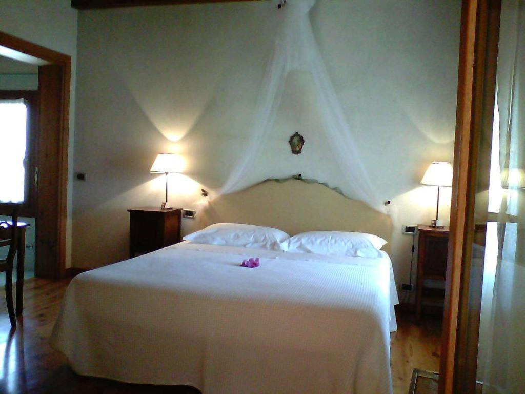 Hostal Il Rifugio Del Poeta San Biagio di Callalta Habitación foto