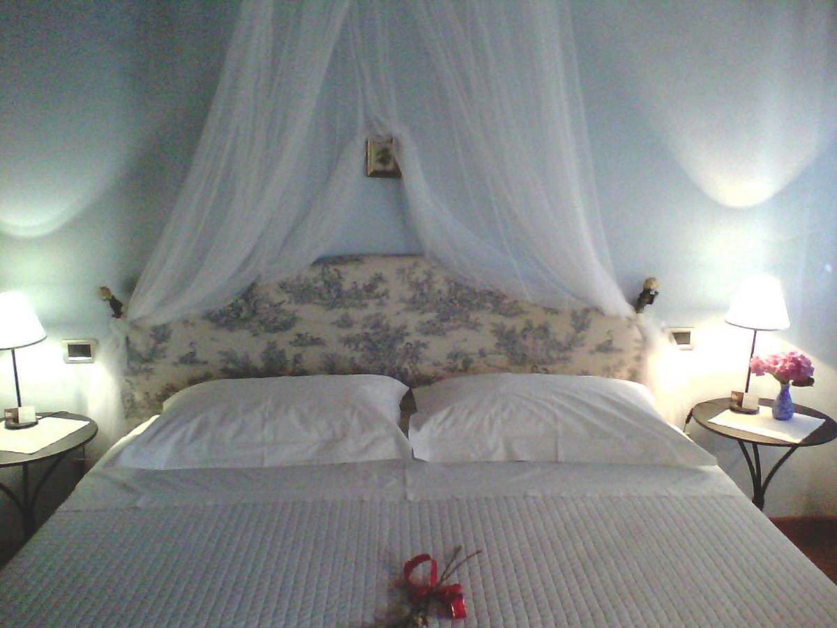 Hostal Il Rifugio Del Poeta San Biagio di Callalta Habitación foto